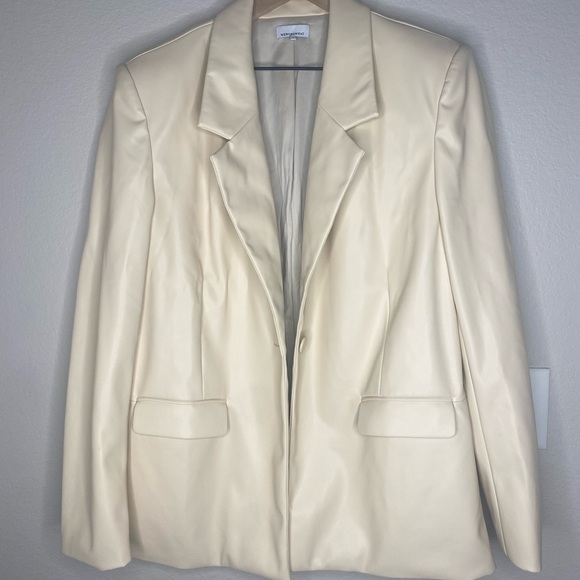 WeWoreWhat Vegan Leather Classic Blazer / Tan / Khaki / Size Medium - Picture 4 of 11